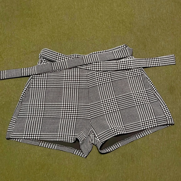 Short - Picture 1 of 3